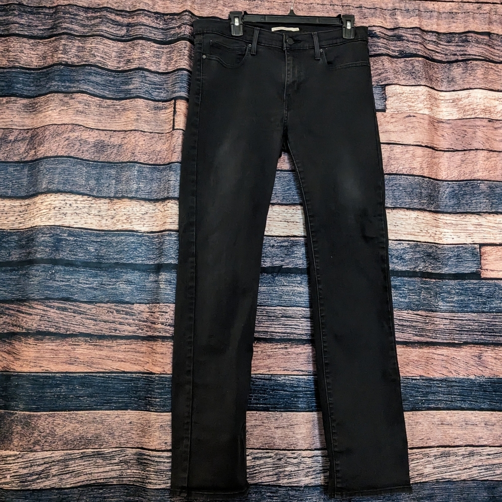 Levi's Slimming Straight Jeans